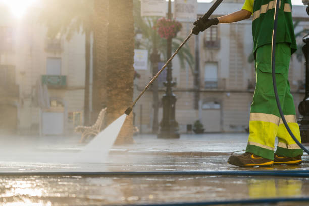Best Pool Deck Cleaning  in Mauriceville, TX